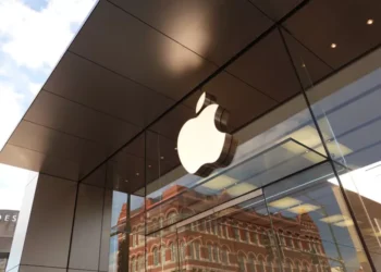 why Apple doesn’t cut iPhone prices in India, iPhone price in India, Apple pricing strategy, why iPhones are expensive in India, iPhone price cut in India, Apple India pricing strategy,