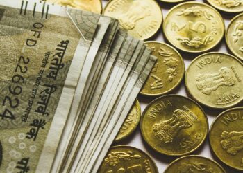 Rupee Jumps After RBI Unveils Currency-Defense Measures